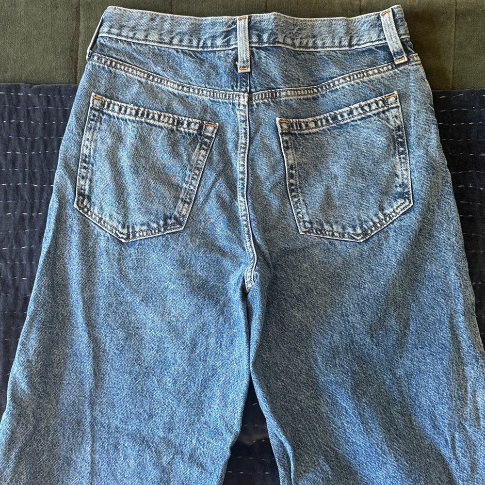 GAP Women’s High Rise Crossover Barrel Jean - Picture 4 of 10